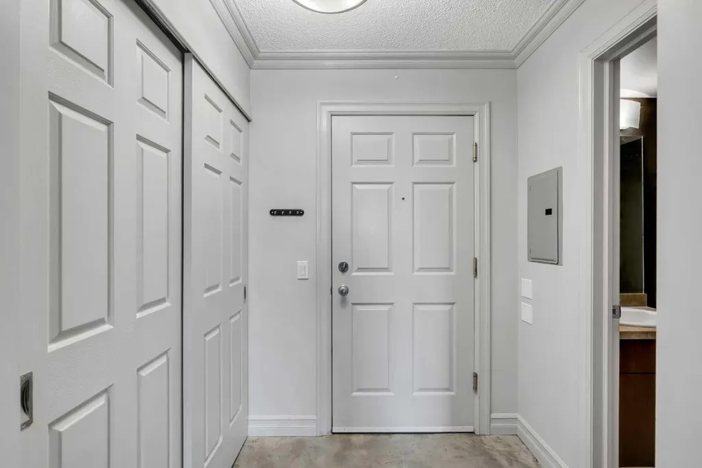 1811 34 Avenue SW Calgary AB T2T 2B9