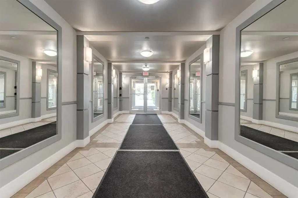 1811 34 Avenue SW Calgary AB T2T 2B9