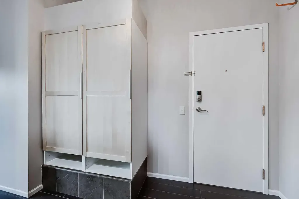 1605 16 Avenue SW Calgary AB T3C 1A2
