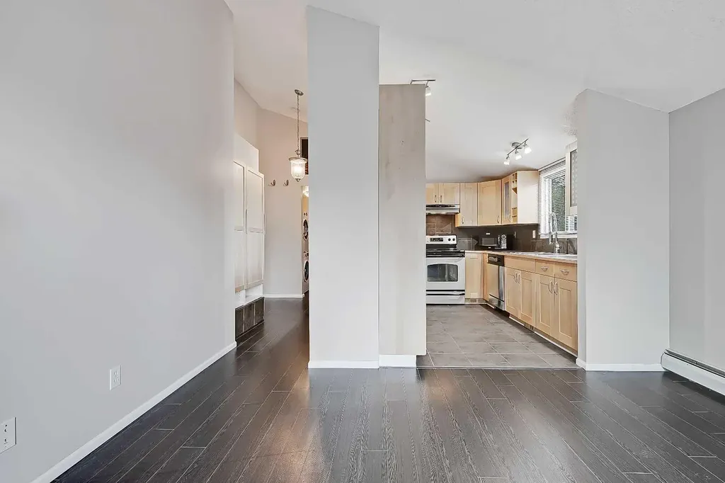 1605 16 Avenue SW Calgary AB T3C 1A2