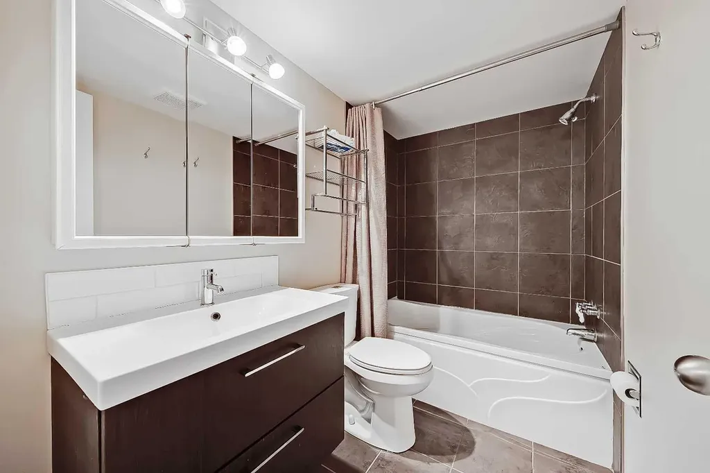 1605 16 Avenue SW Calgary AB T3C 1A2