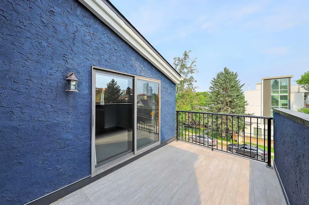 1605 16 Avenue SW Calgary AB T3C 1A2