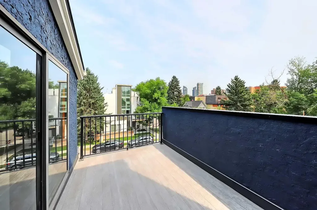 1605 16 Avenue SW Calgary AB T3C 1A2