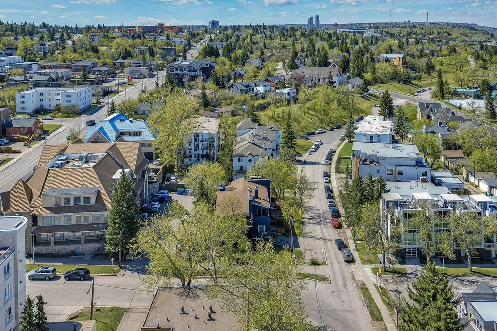 1605 16 Avenue SW Calgary AB T3C 1A2