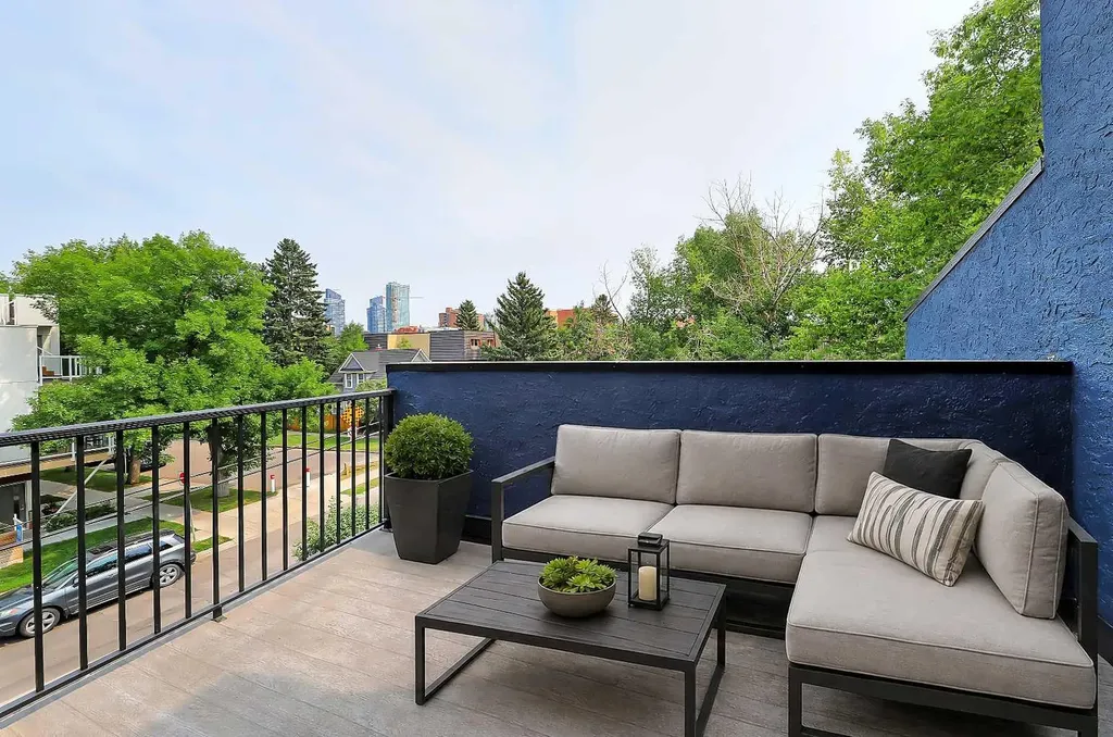 1605 16 Avenue SW Calgary AB T3C 1A2