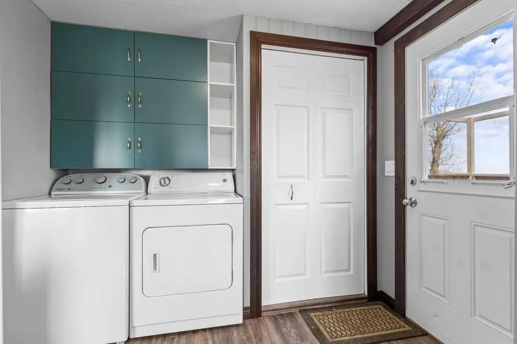 228 Railway Avenue Mossleigh AB T0L1P0