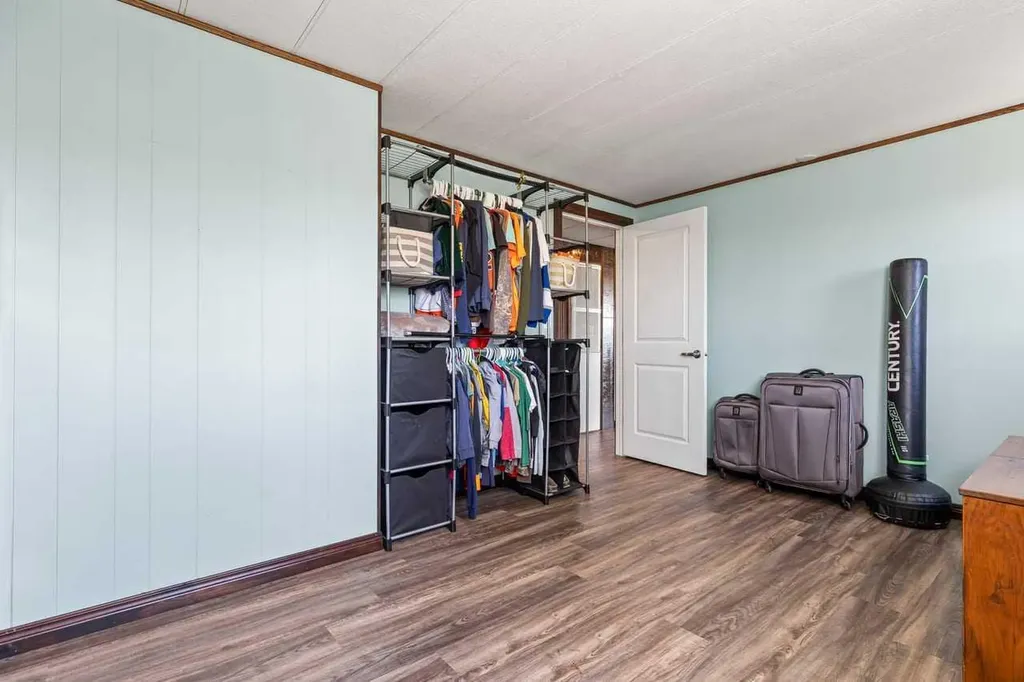 228 Railway Avenue Mossleigh AB T0L1P0