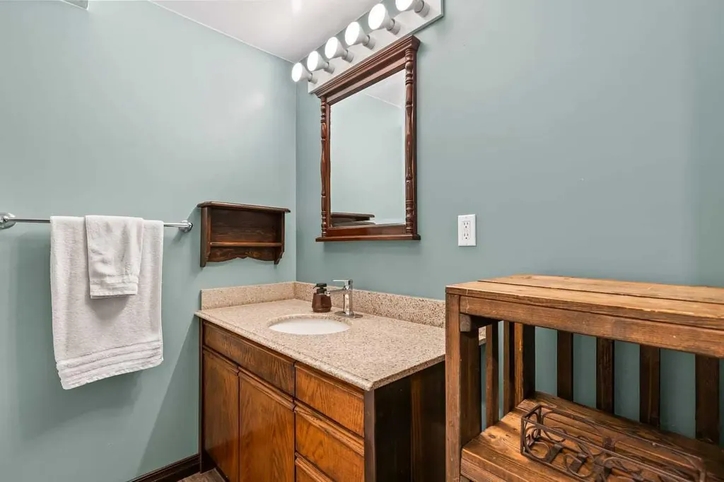 228 Railway Avenue Mossleigh AB T0L1P0