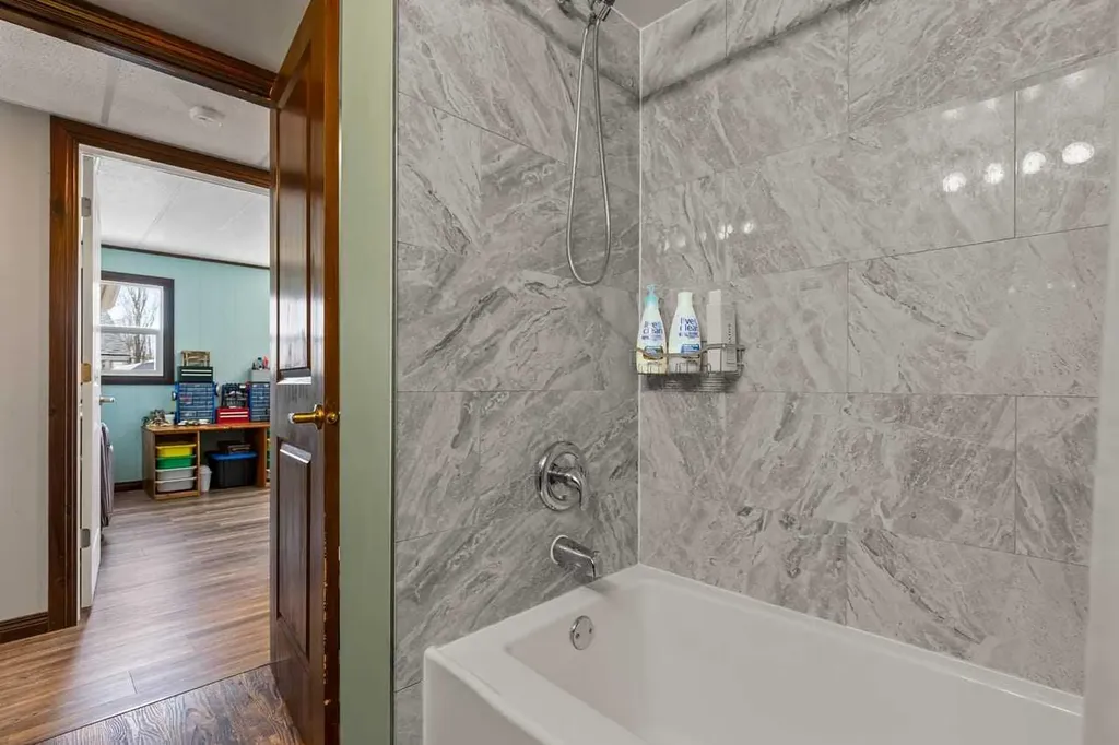 228 Railway Avenue Mossleigh AB T0L1P0