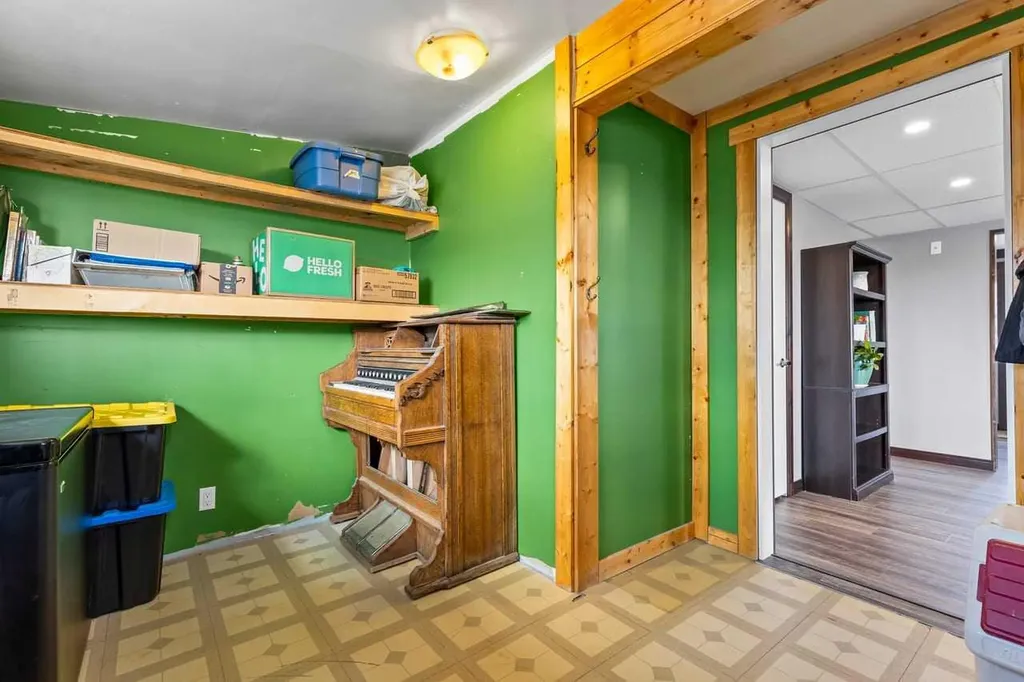 228 Railway Avenue Mossleigh AB T0L1P0