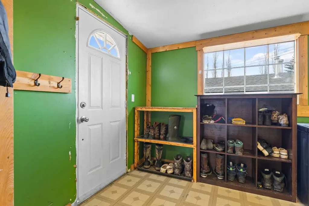 228 Railway Avenue Mossleigh AB T0L1P0