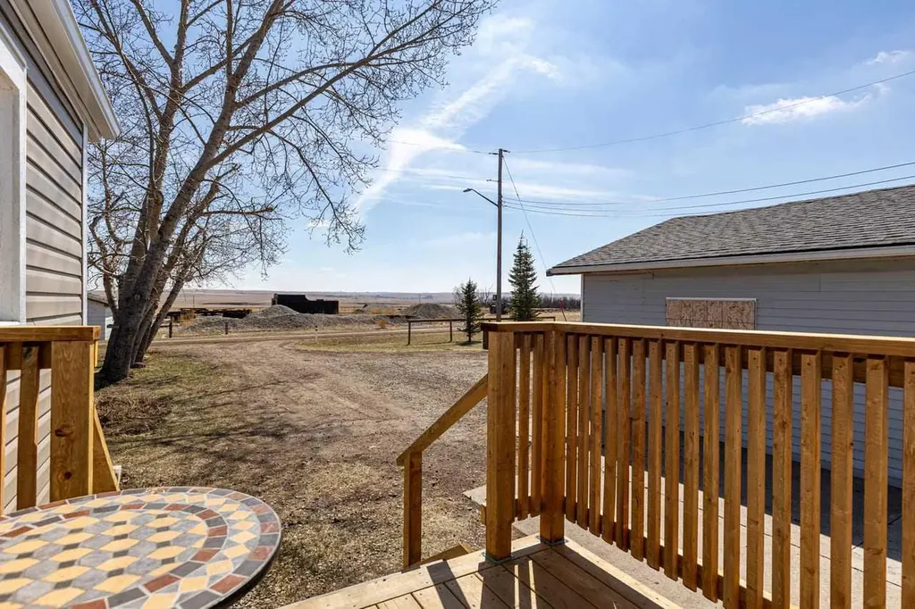 228 Railway Avenue Mossleigh AB T0L1P0