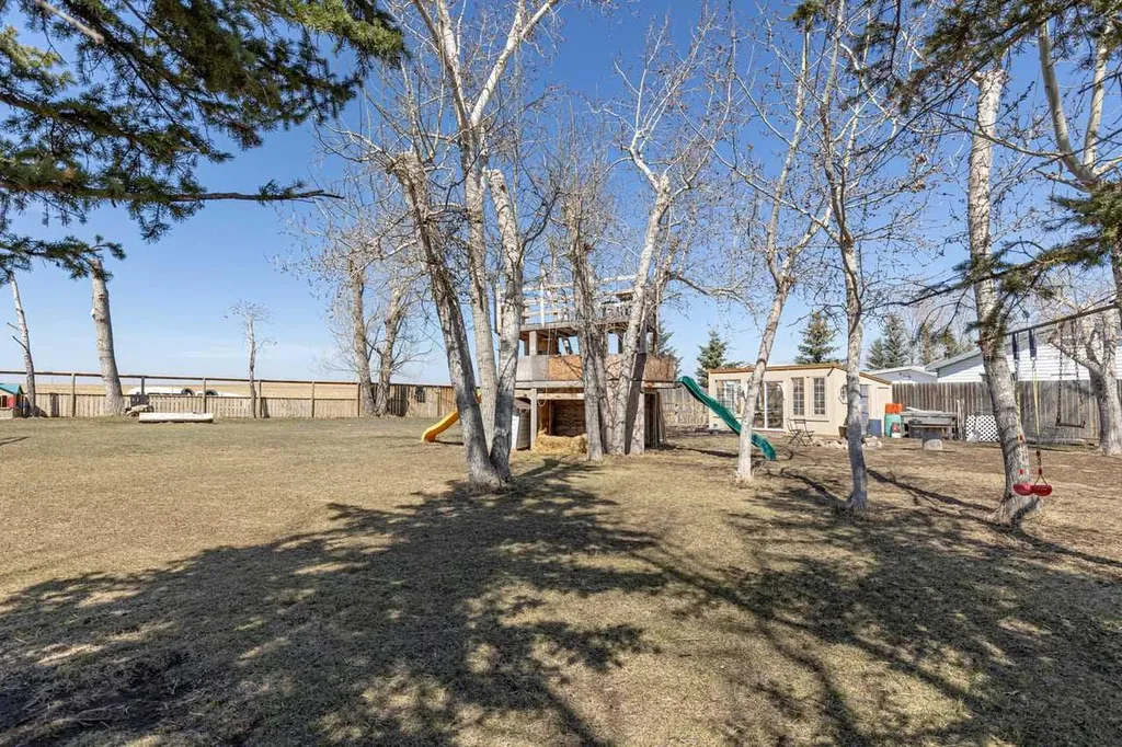 228 Railway Avenue Mossleigh AB T0L1P0