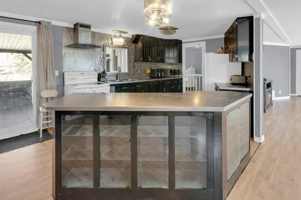 253017 Range Road 224 Rural Wheatland County AB T0J3G0