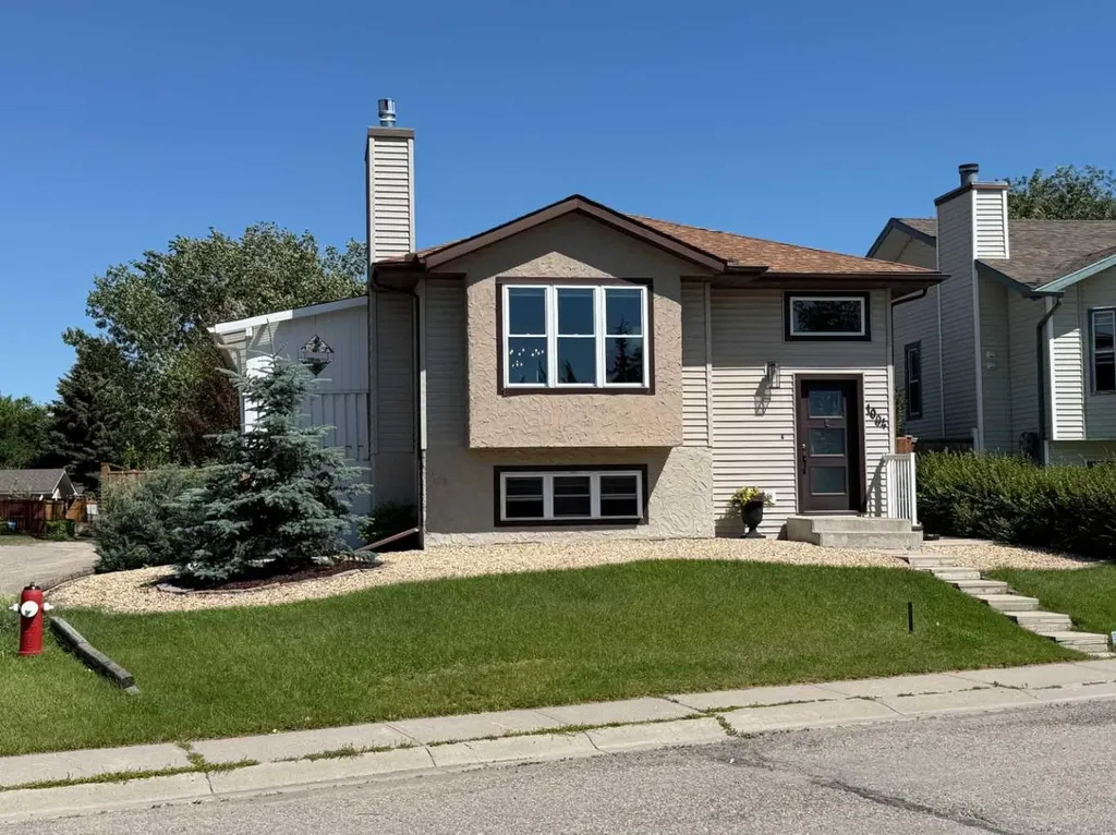 1004 13 Street SE High River AB T1V 1L4
