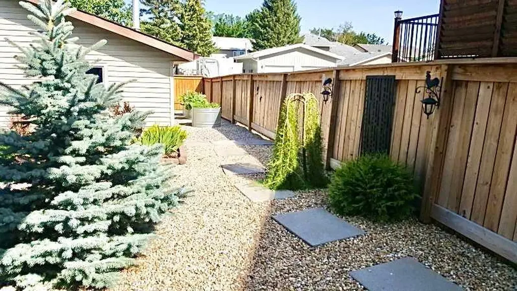 1004 13 Street SE High River AB T1V 1L4