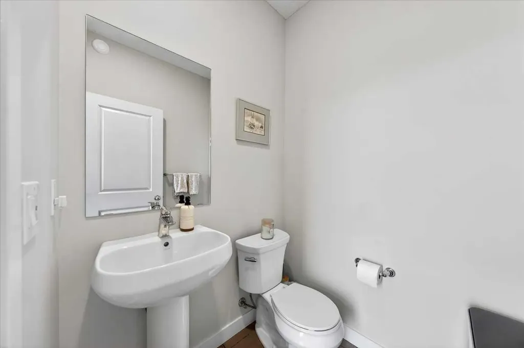 1325 Walden Drive SE Calgary AB T2X 2H6