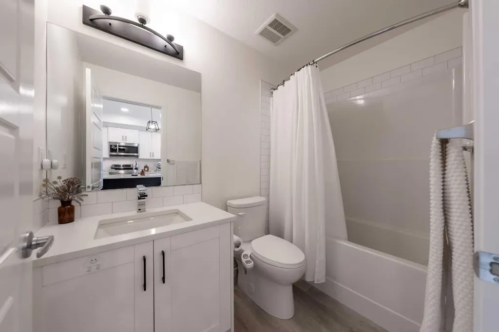 19489 Main Street SE Calgary AB T3M 3J3