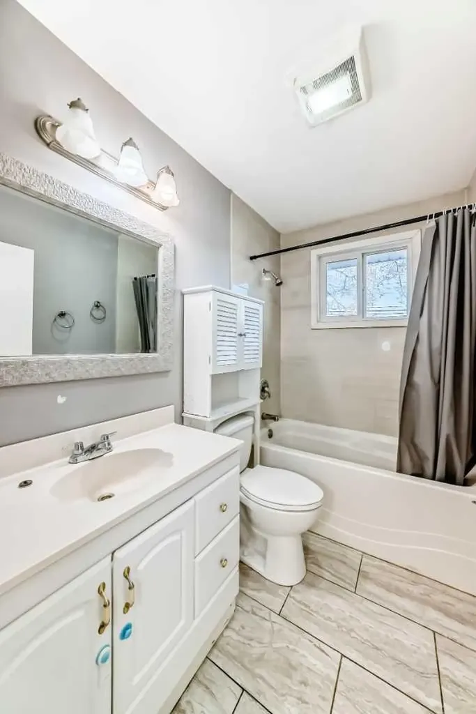 1511 43 Street SE Calgary AB T2A 1M3