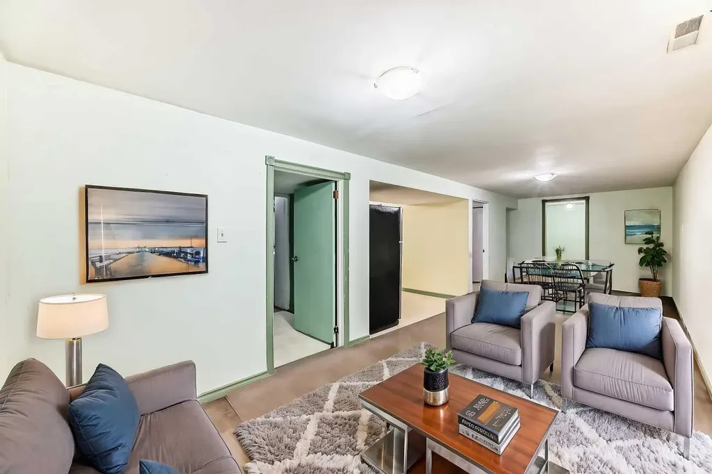 1511 43 Street SE Calgary AB T2A 1M3