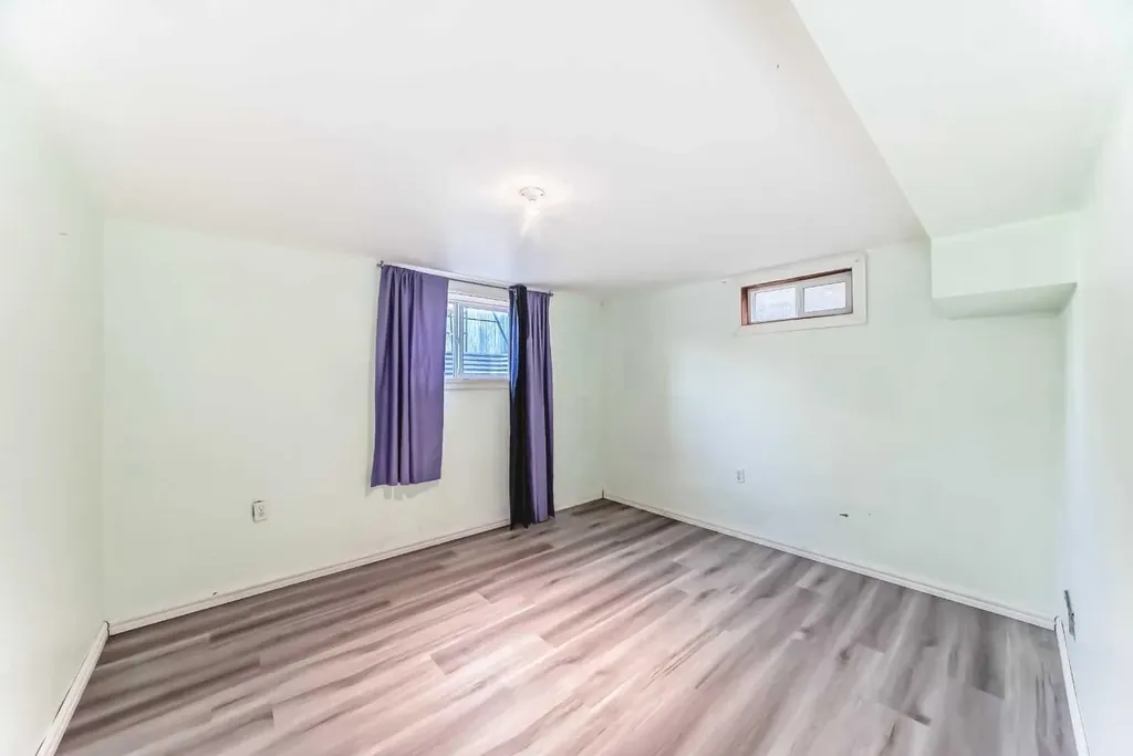 1511 43 Street SE Calgary AB T2A 1M3