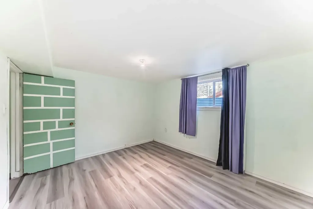1511 43 Street SE Calgary AB T2A 1M3