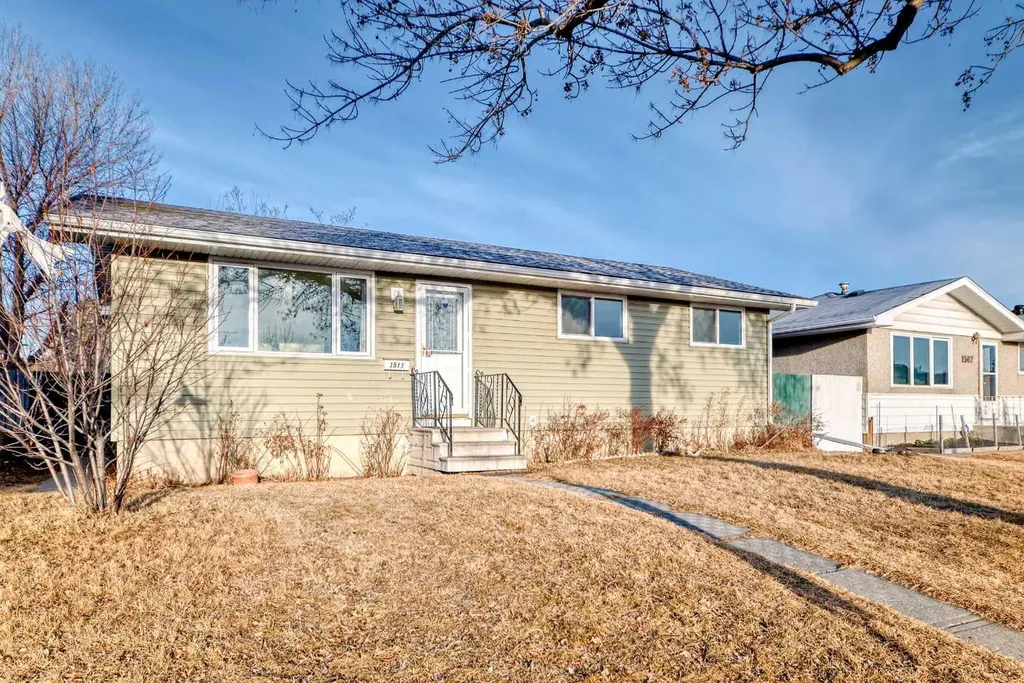 1511 43 Street SE Calgary AB T2A 1M3
