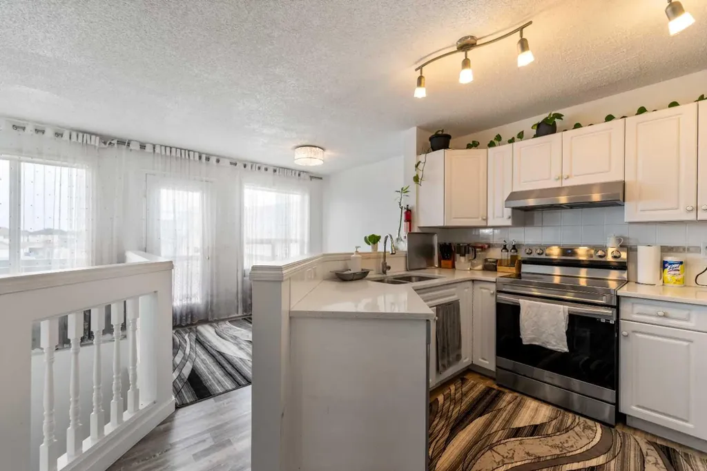 50 Taravista Gardens NE Calgary AB T3J 4K9