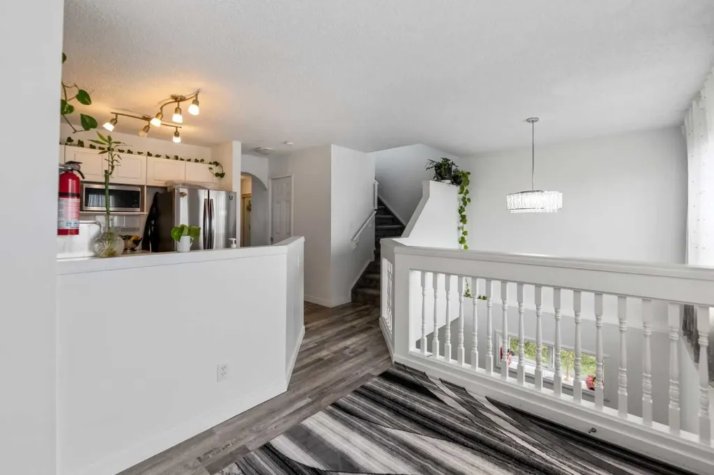 50 Taravista Gardens NE Calgary AB T3J 4K9