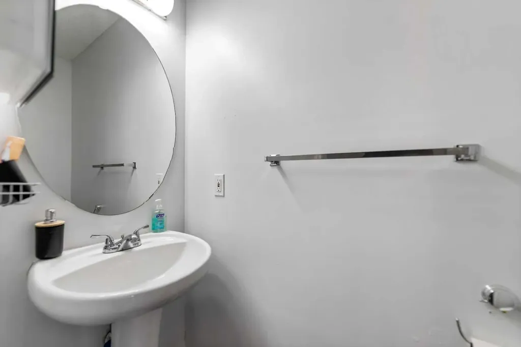 50 Taravista Gardens NE Calgary AB T3J 4K9
