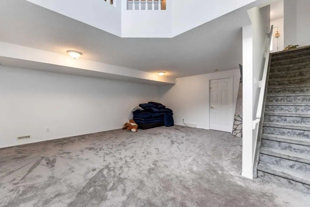 50 Taravista Gardens NE Calgary AB T3J 4K9