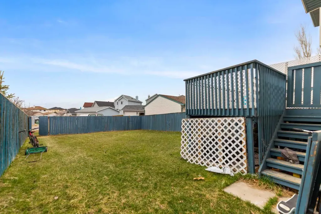 50 Taravista Gardens NE Calgary AB T3J 4K9