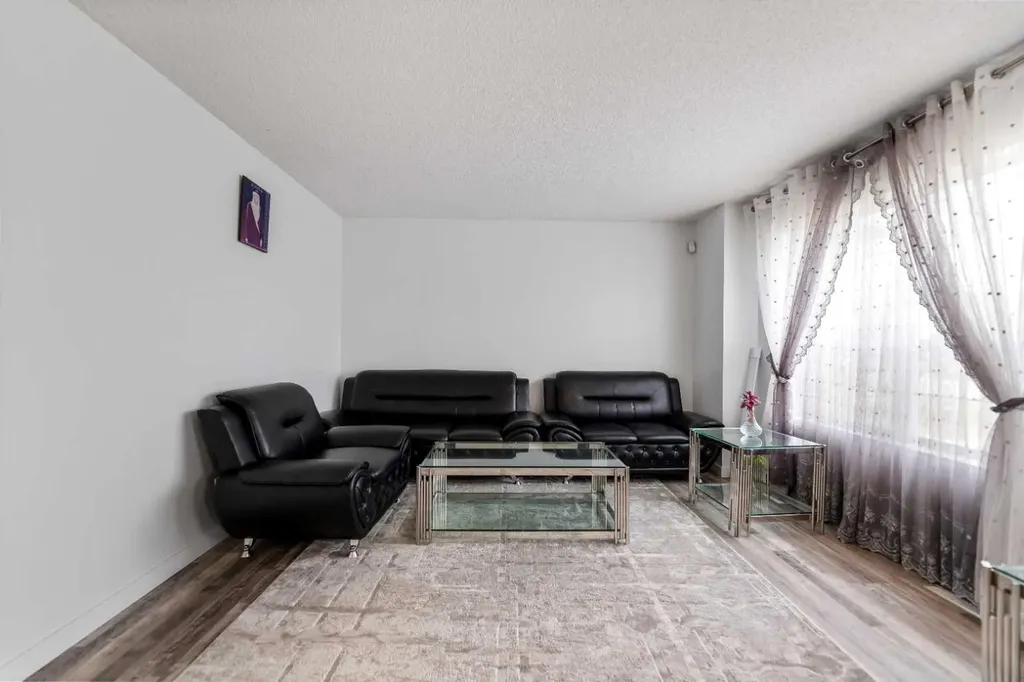 50 Taravista Gardens NE Calgary AB T3J 4K9