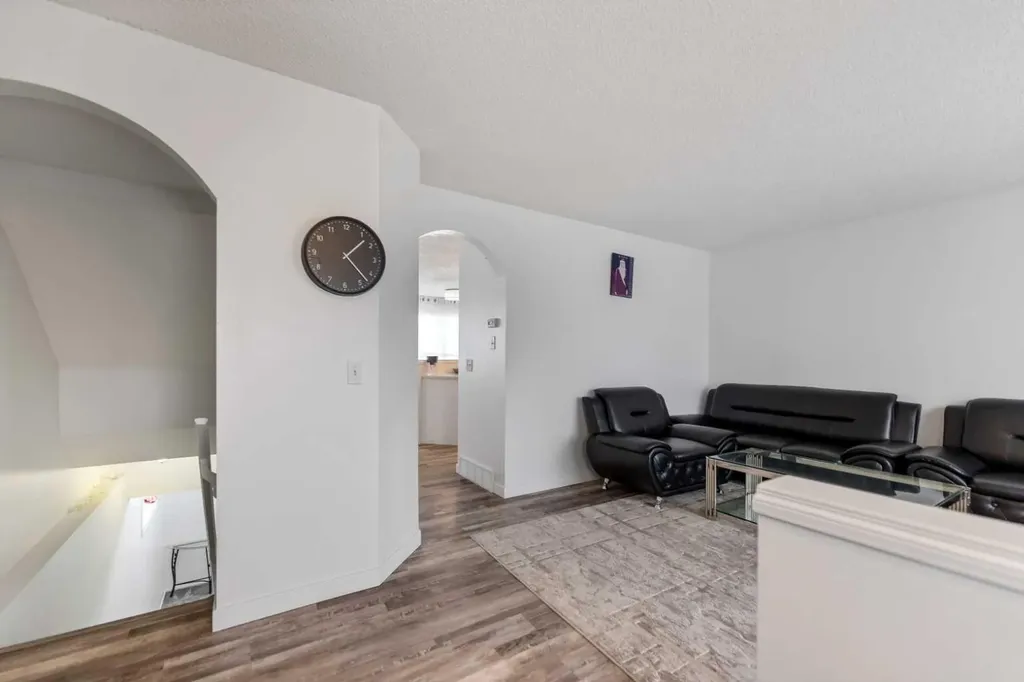 50 Taravista Gardens NE Calgary AB T3J 4K9