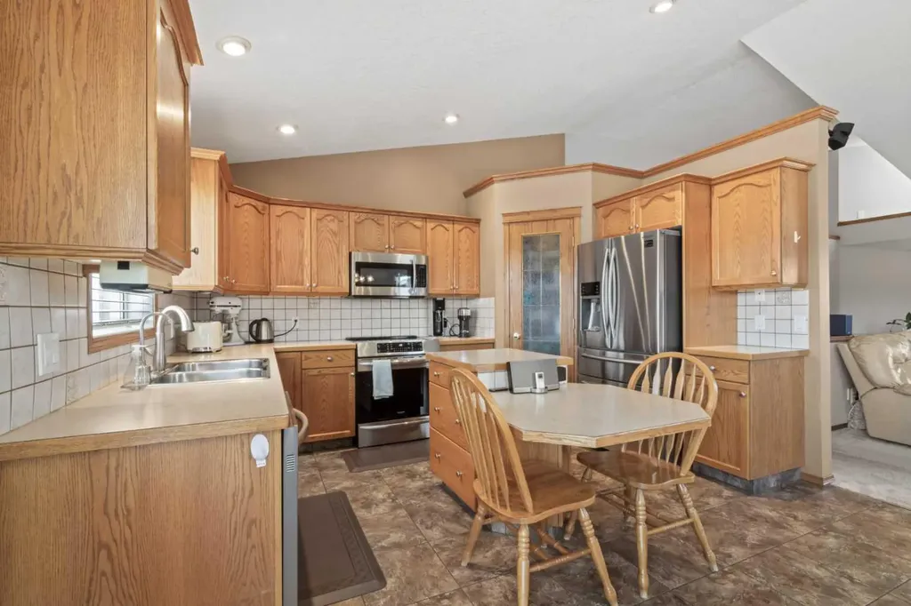 65 Canoe Circle SW Airdrie AB T4B 2L6