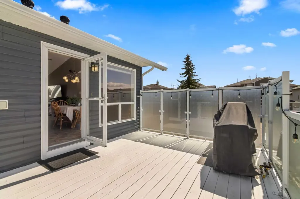 65 Canoe Circle SW Airdrie AB T4B 2L6