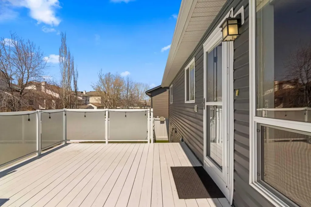 65 Canoe Circle SW Airdrie AB T4B 2L6