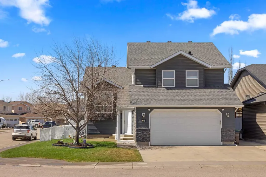 65 Canoe Circle SW Airdrie AB T4B 2L6