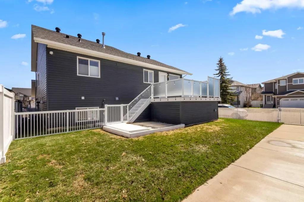 65 Canoe Circle SW Airdrie AB T4B 2L6