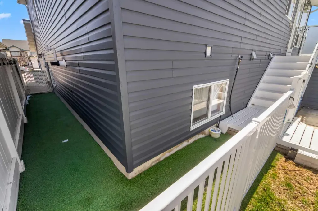 65 Canoe Circle SW Airdrie AB T4B 2L6