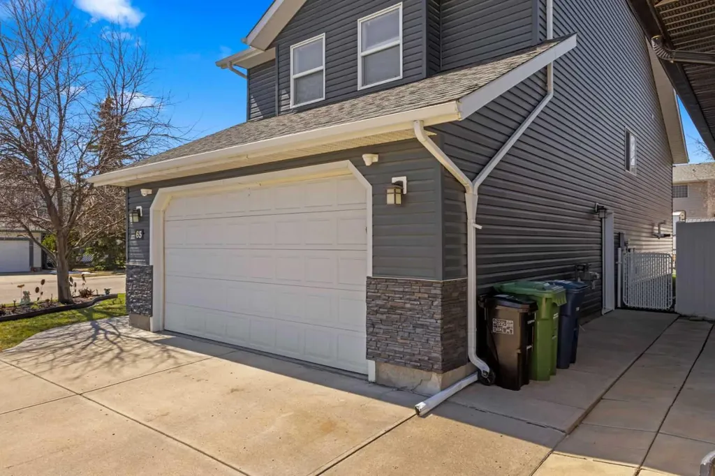 65 Canoe Circle SW Airdrie AB T4B 2L6
