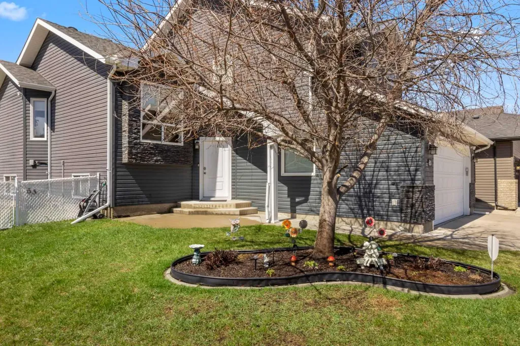 65 Canoe Circle SW Airdrie AB T4B 2L6
