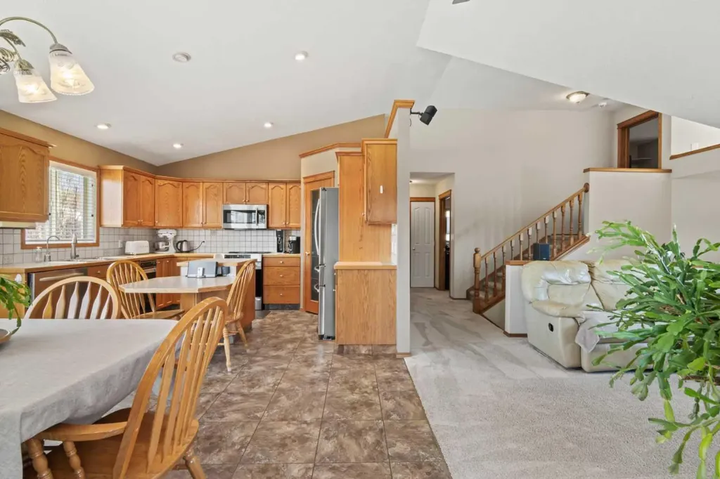 65 Canoe Circle SW Airdrie AB T4B 2L6