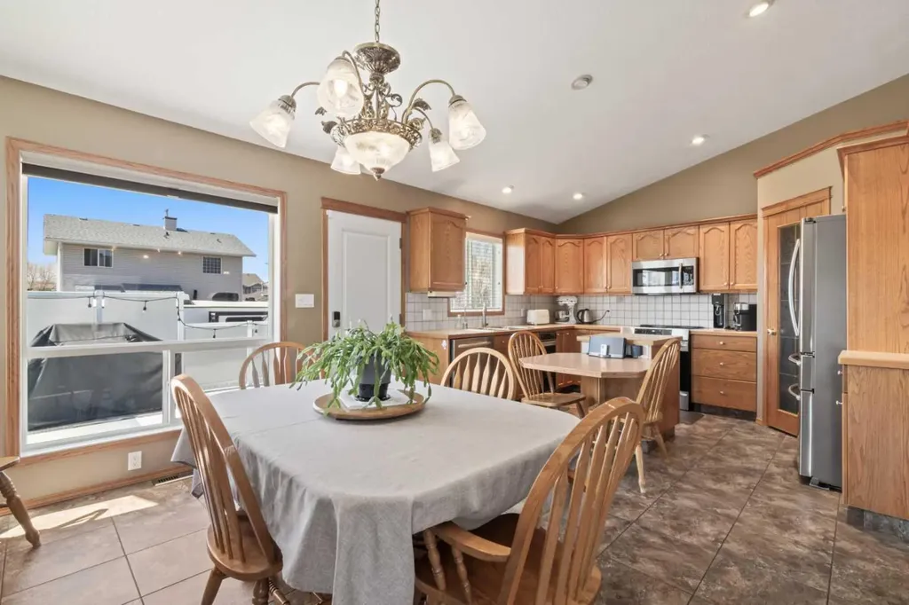 65 Canoe Circle SW Airdrie AB T4B 2L6