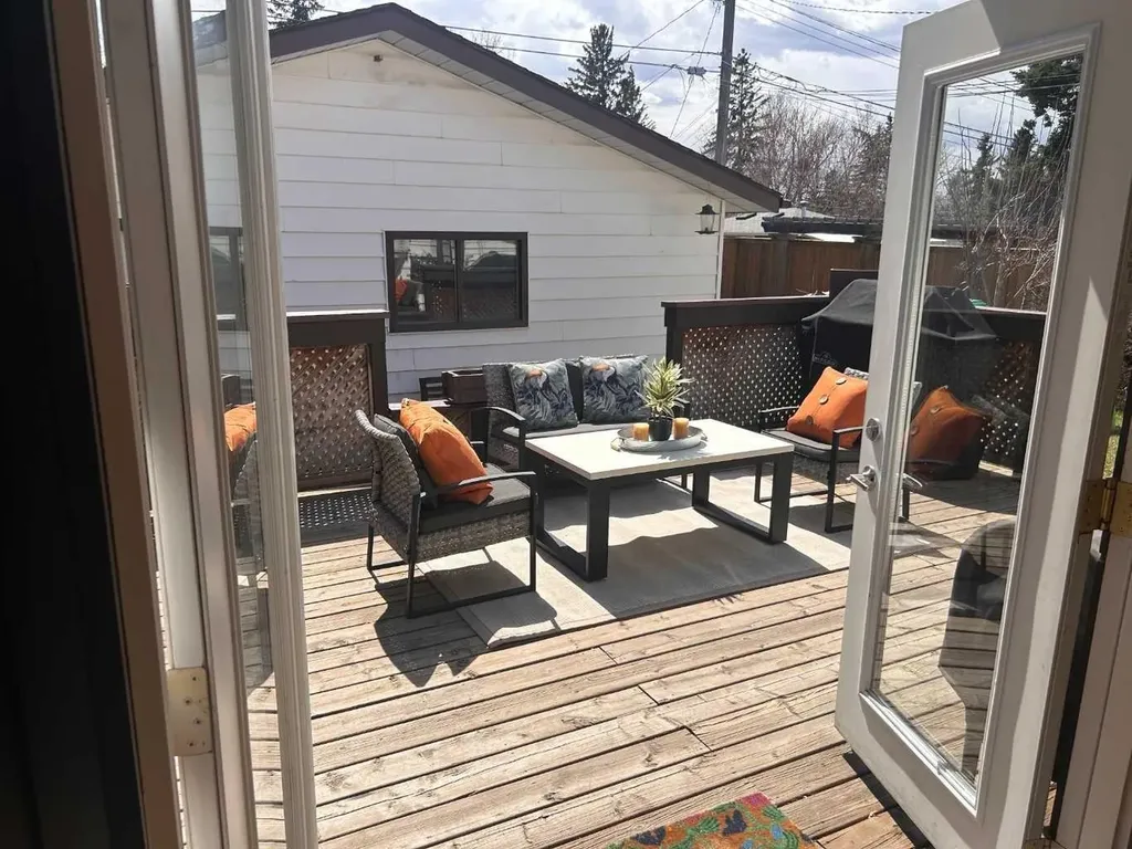 123 Franklin Drive SE Calgary AB T2H 0V3