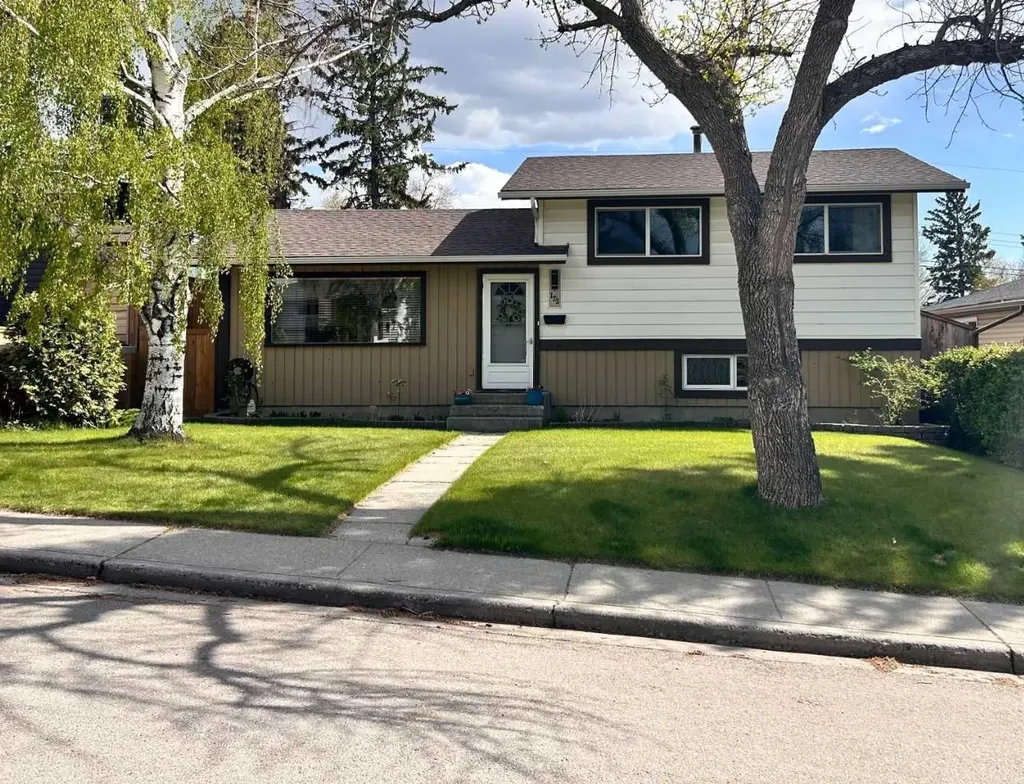 123 Franklin Drive SE Calgary AB T2H 0V3