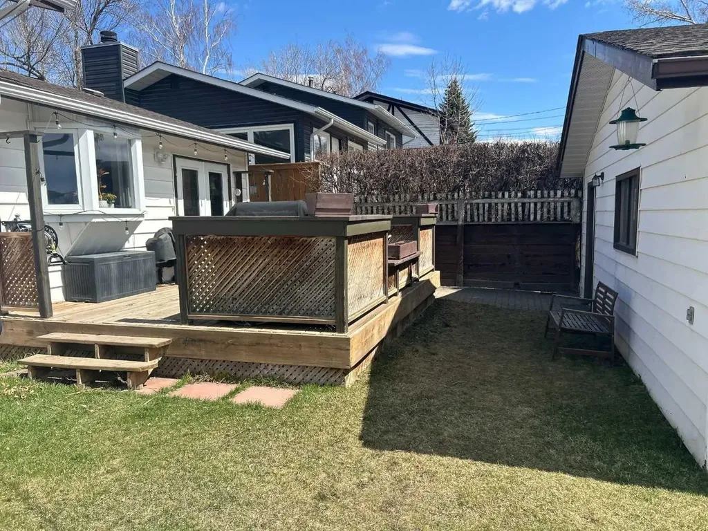 123 Franklin Drive SE Calgary AB T2H 0V3