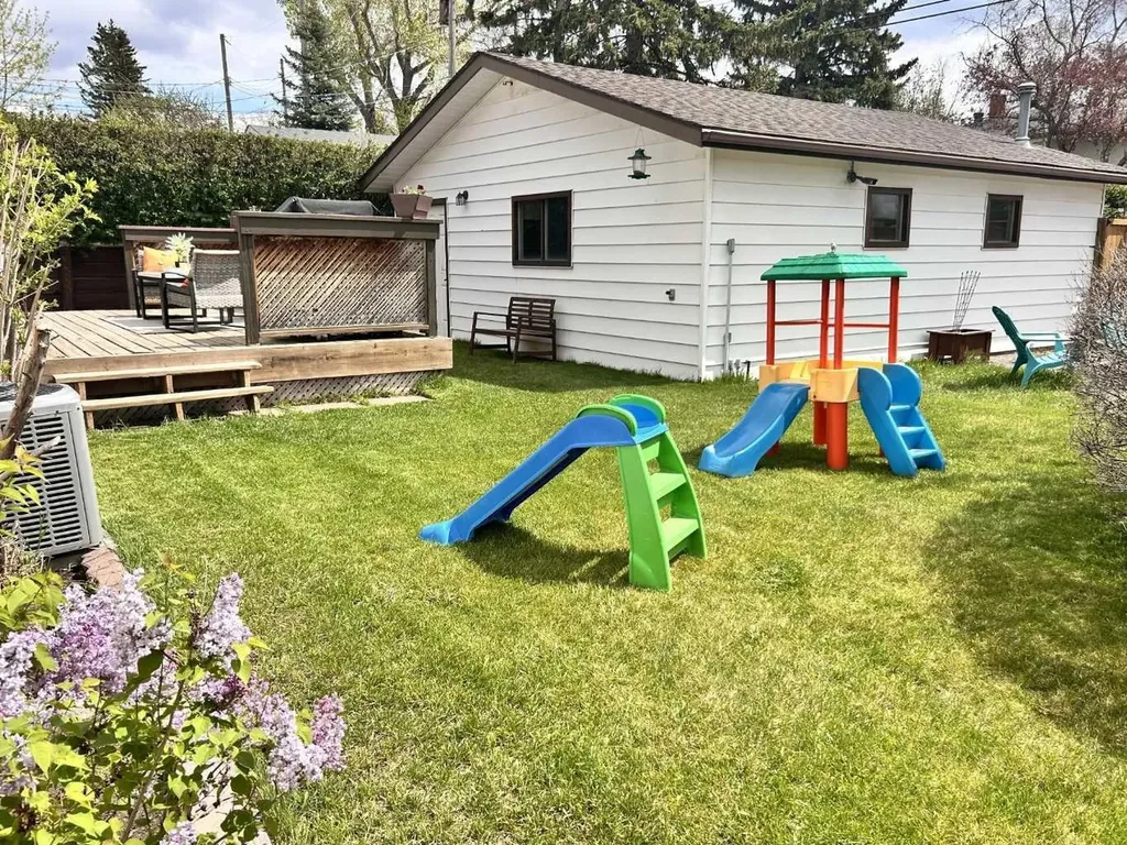 123 Franklin Drive SE Calgary AB T2H 0V3