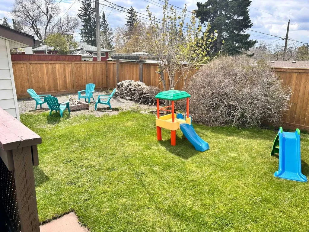 123 Franklin Drive SE Calgary AB T2H 0V3