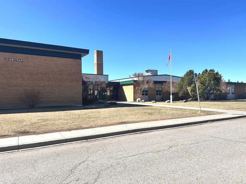 123 Franklin Drive SE Calgary AB T2H 0V3